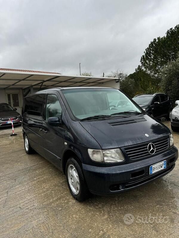 Usata Mercedes V220 122 CV (89 kW) 2000 Nero Monovolume