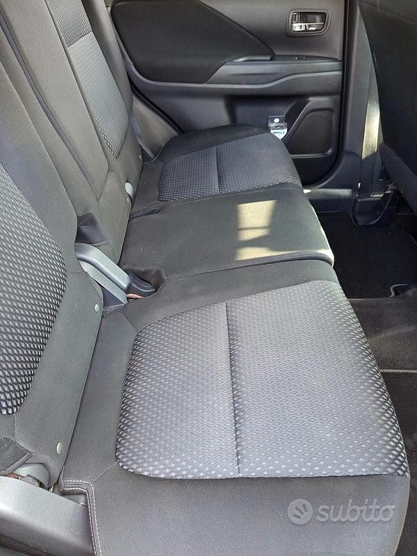 Usata Mitsubishi Outlander 150 CV (110 kW) 2015 Bianco SUV