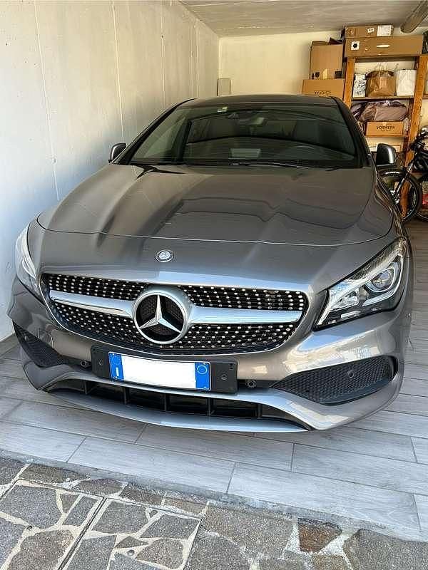Begagnad Mercedes CLA180 Shooting Brake Premium 122 HK (89 kW) 2017 Grå Kombi
