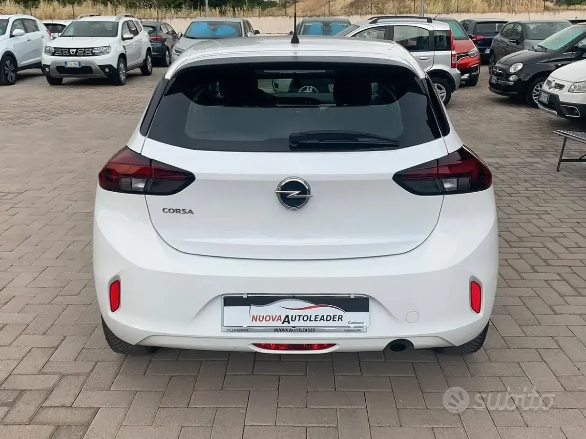 Usata Opel Corsa Elegance 102 CV (75 kW) 2022 Bianco Utilitaria