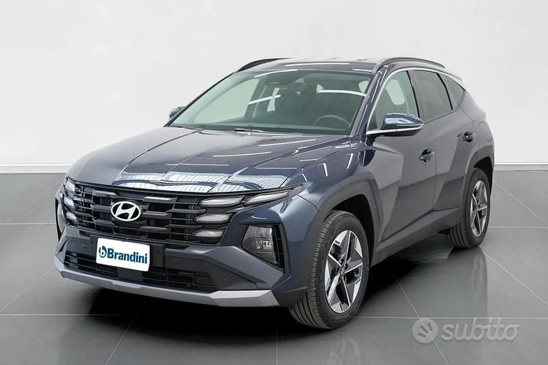 Blu Nuova 2025 Hyundai Tucson SUV | 35.531 € (Buon prezzo) - Immagine 1/4