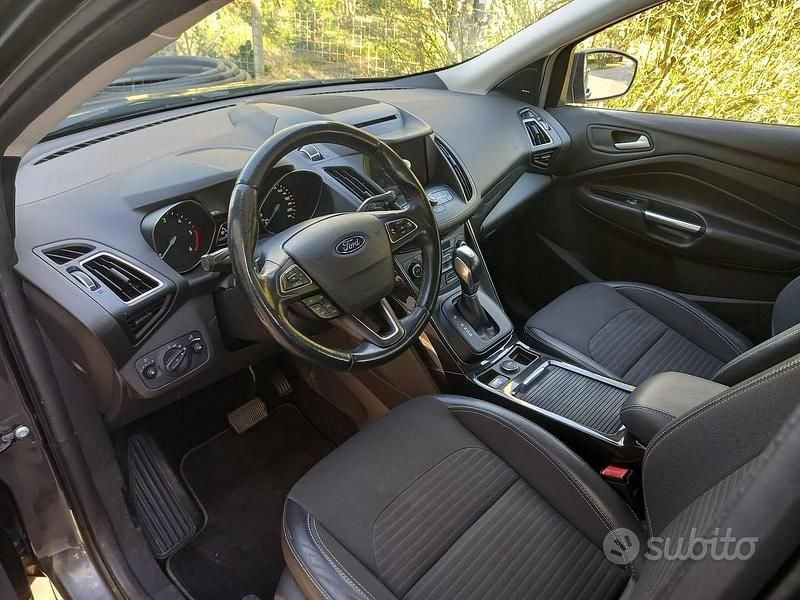 Begagnad Ford Kuga 2017 Grå SUV