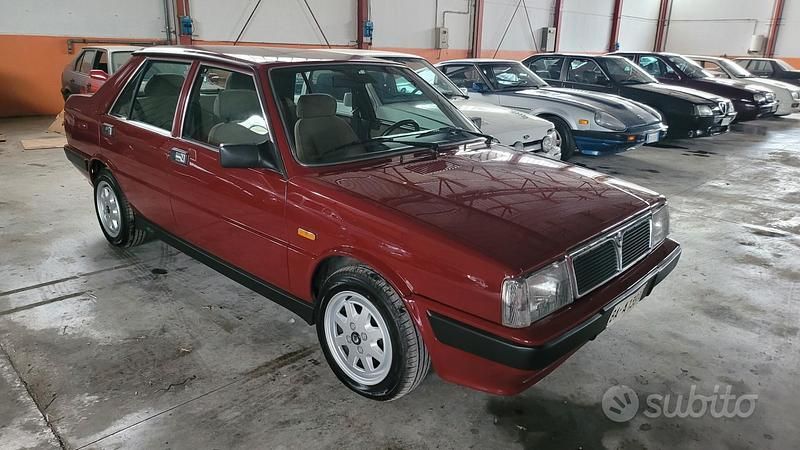 Usata Lancia Prisma 109 CV (80 kW) 1987 Rosso Berlina