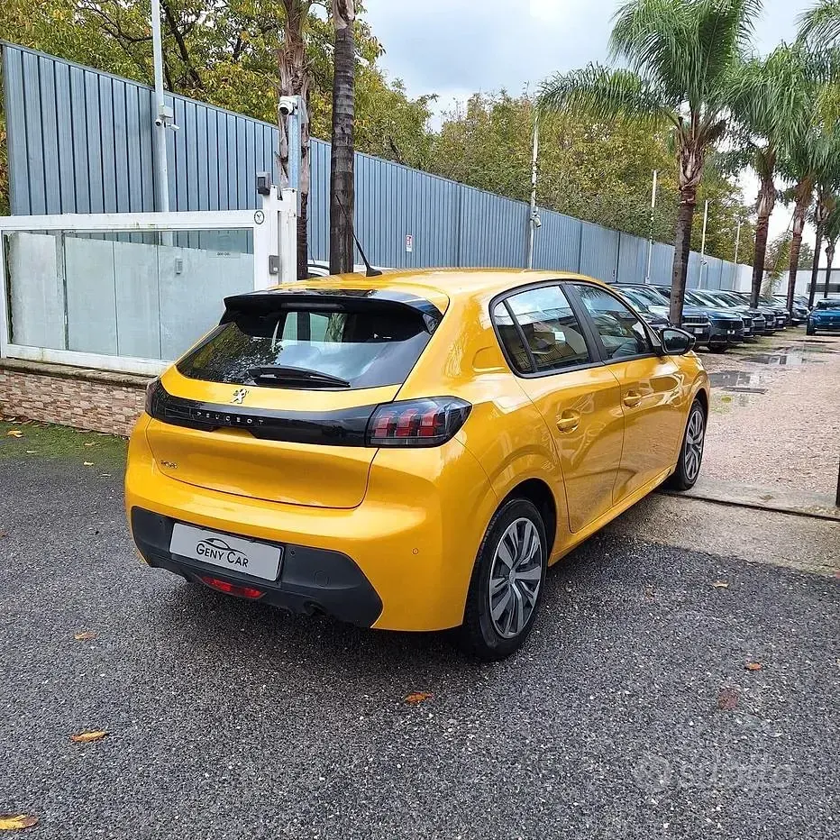 Usata Peugeot 208 Active 101 CV (74 kW) 2023 Giallo Utilitaria
