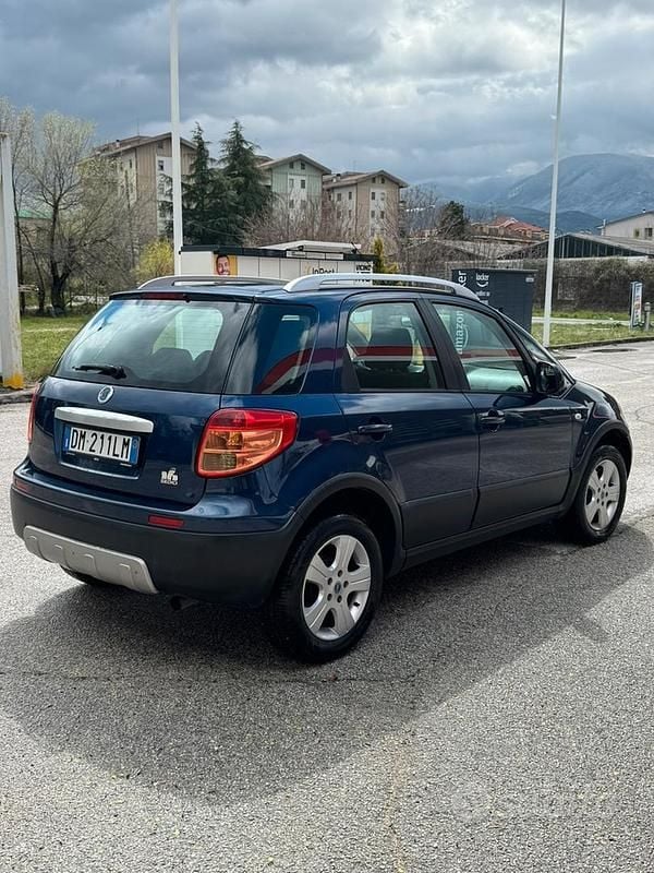 Usata Fiat Sedici 120 CV (88 kW) 2008 Blu SUV