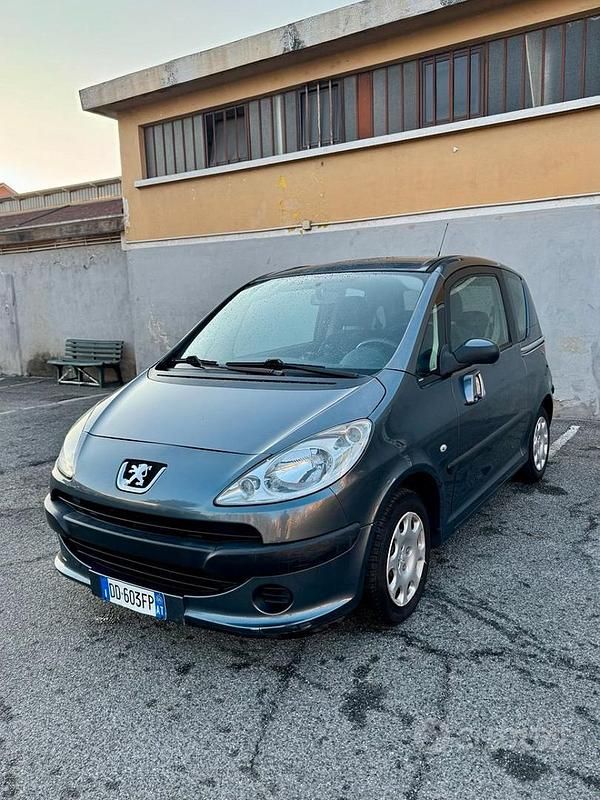 Grigio Usata 2006 Peugeot 1007 Monovolume | 3200 € (Ottimo prezzo) - Immagine 1/4