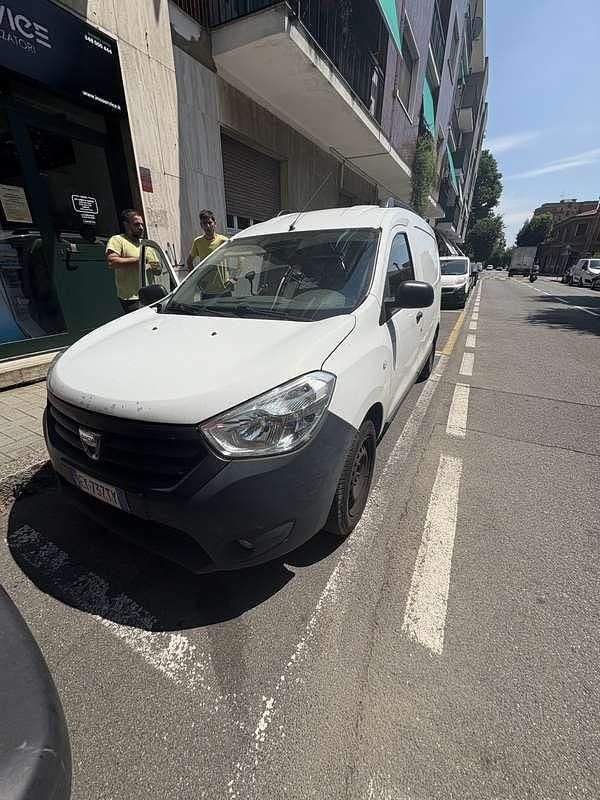 Usata Dacia Dokker Ambiance 90 CV (66 kW) 2015 Monovolume