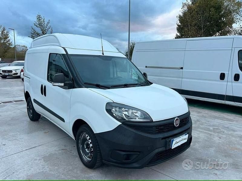 Usata Fiat Doblò S 105 CV (77 kW) 2019 Bianco Monovolume