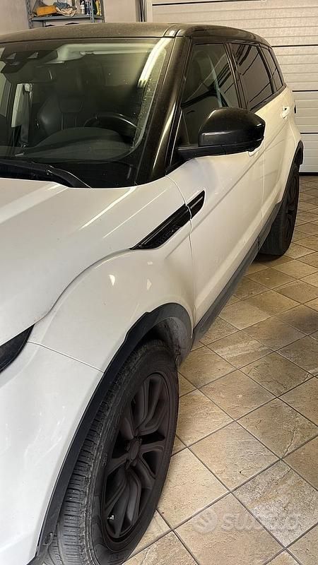 Usata Land Rover Range Rover evoque 150 CV (110 kW) 2018 Bianco Station wagon