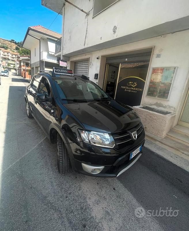 Usata Dacia Sandero 90 CV (66 kW) 2016 Nero Utilitaria