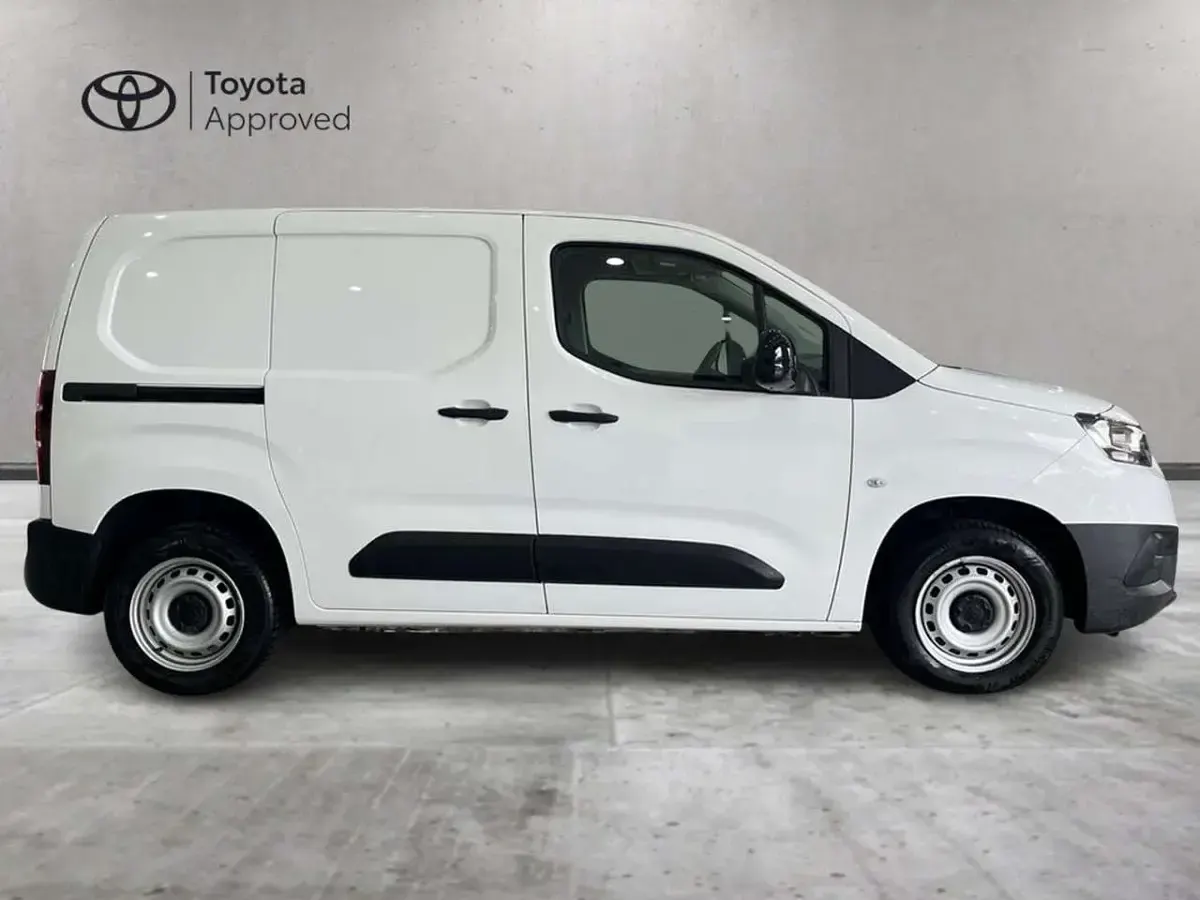 Begagnad Toyota Proace City City 110 HK (80 kW) 2021 Vit Minibuss