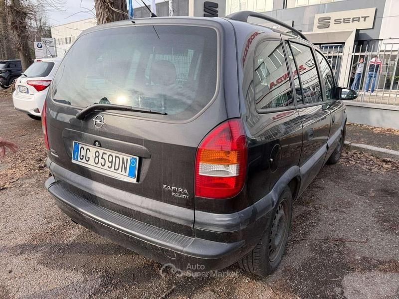 Usata Opel Zafira Elegance 101 CV (74 kW) 2001 Nero Monovolume