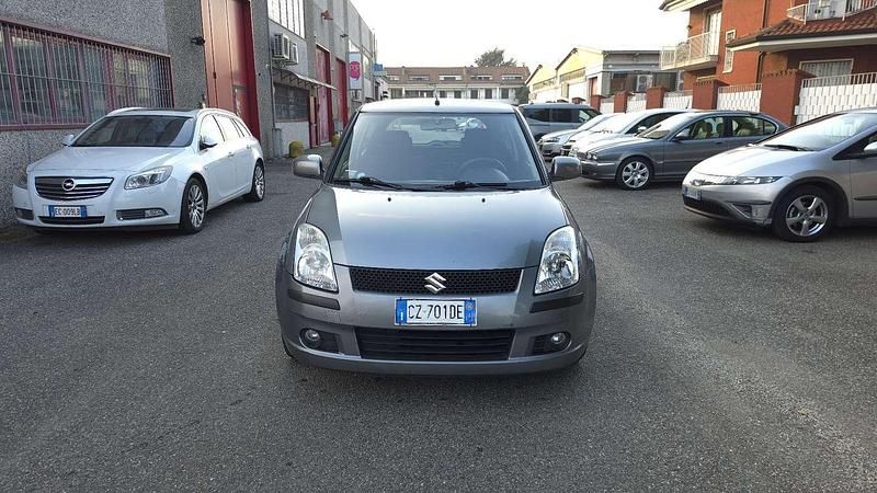 Usata Suzuki Swift GL 91 CV (66 kW) 2007 Grigio Utilitaria