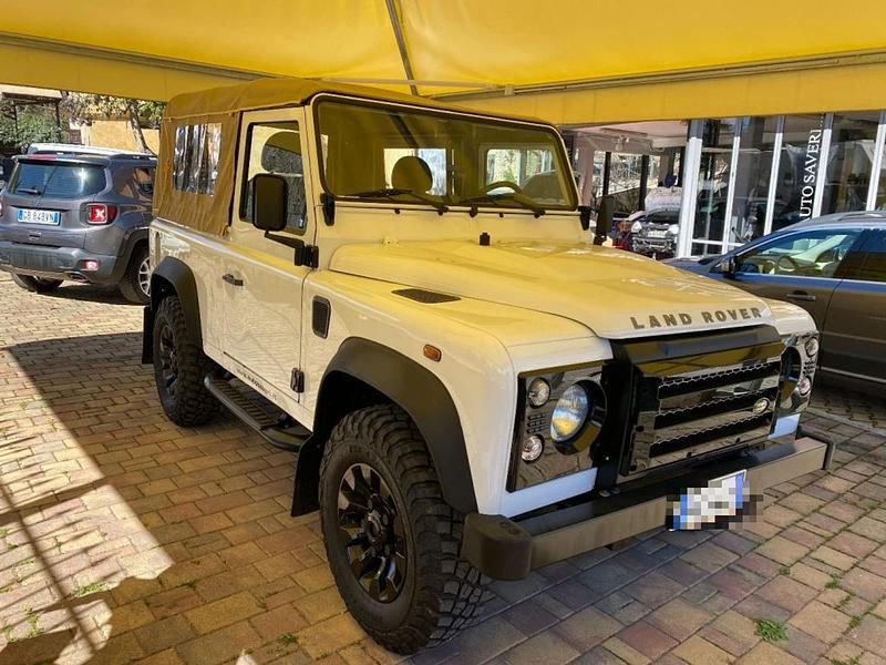 Usata Land Rover Defender 122 CV (89 kW) 2014 Bianco pastello SUV