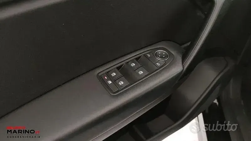 Usata Renault Captur Equilibre 101 CV (74 kW) 2024 Nero SUV