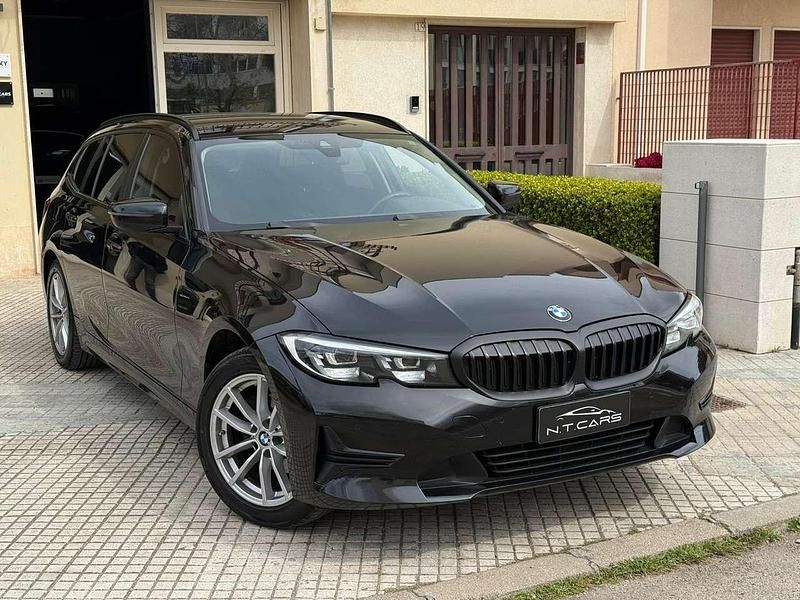 Usata BMW 318 Advantage 150 CV (110 kW) 2020 Nero Station wagon