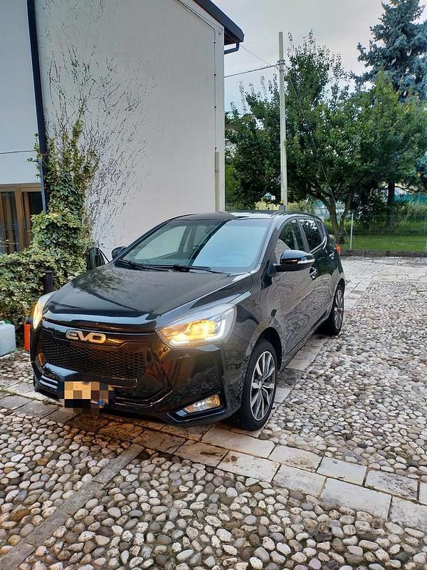 Nero Usata 2023 DR DR3 SUV | 12.000 € - Immagine 1/4