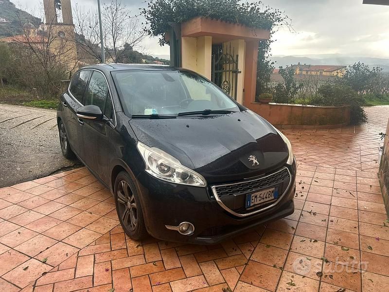Usata Peugeot 208 Allure 2012 Nero Utilitaria