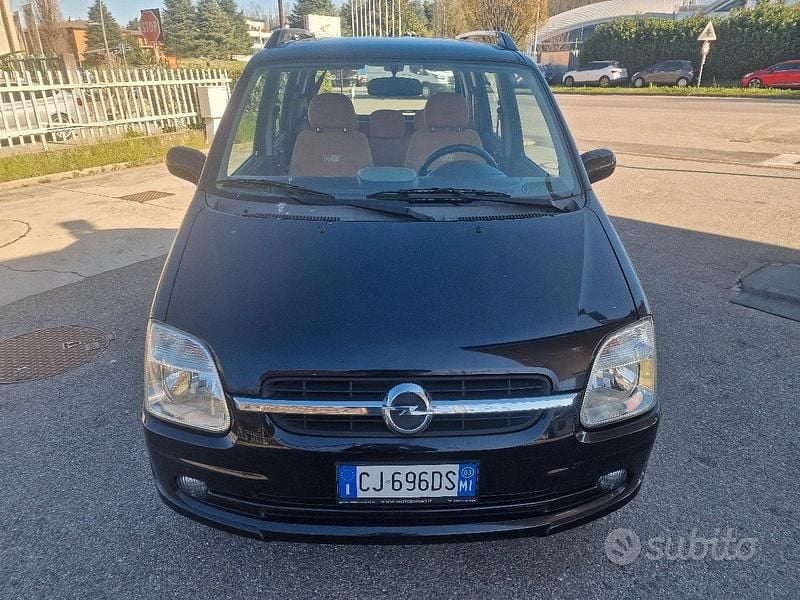 Usata Opel Agila Njoy 75 CV (55 kW) 2002 Nero Monovolume