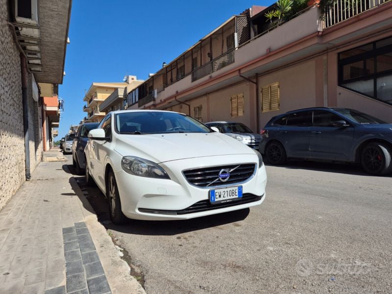 Usata Volvo V40 116 CV (85 kW) 2014 Bianco Station wagon