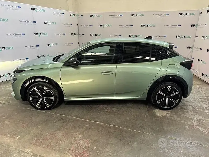 Usata Lancia Ypsilon 101 CV (74 kW) 2025 Verde Utilitaria