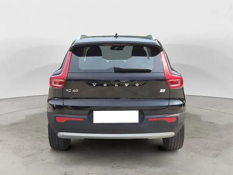 Usata Volvo XC40 211 CV (155 kW) 2023 Nero SUV