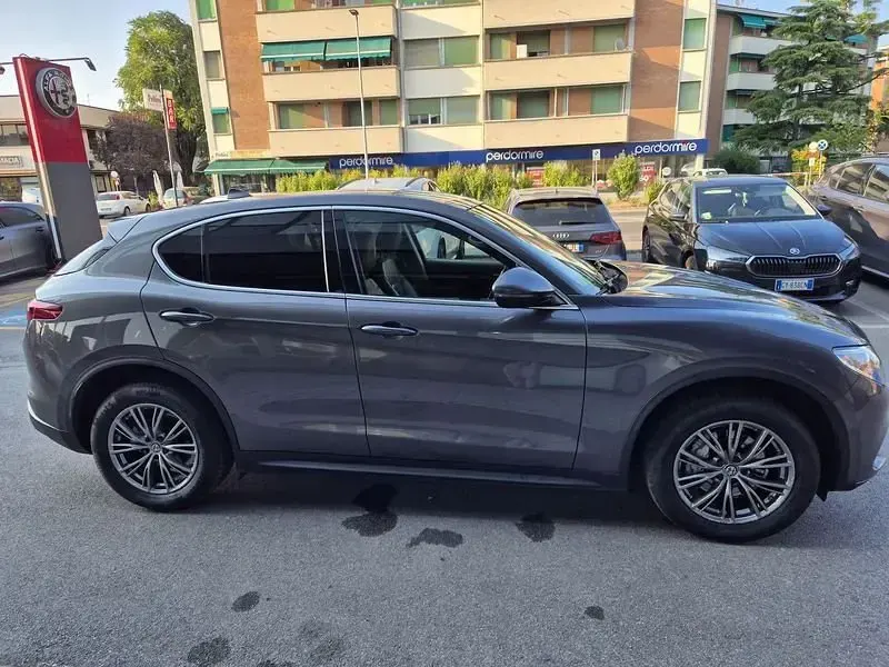 Usata Alfa Romeo Stelvio Executive 210 CV (154 kW) 2019 Grigio scuro SUV