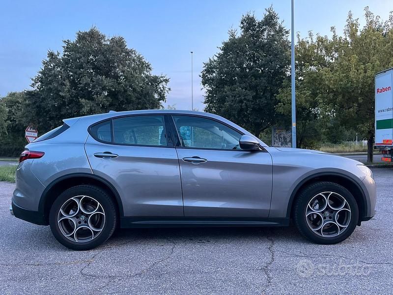 Usata Alfa Romeo Stelvio Executive 180 CV (132 kW) 2018 Grigio SUV