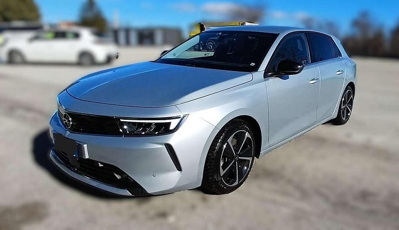 Usata Opel Astra Elegance 131 CV (96 kW) 2024 Argento Berlina