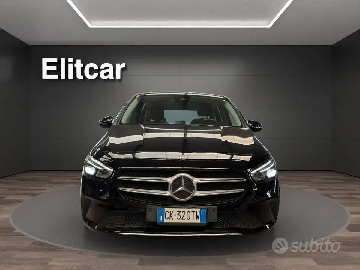 Usata Mercedes B180 136 CV (100 kW) 2021 Nero Utilitaria