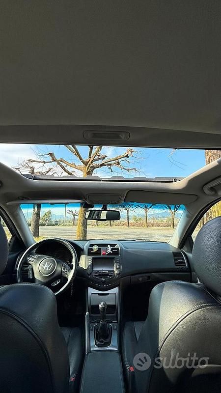 Usata Honda Accord 140 CV (102 kW) 2006 Grigio Berlina