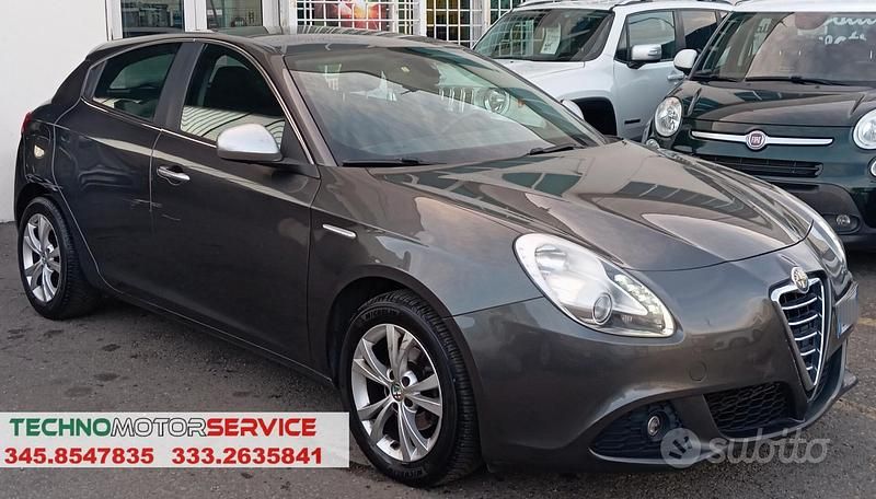 Usata Alfa Romeo Giulietta Distinctive 105 CV (77 kW) 2013 Grigio Utilitaria