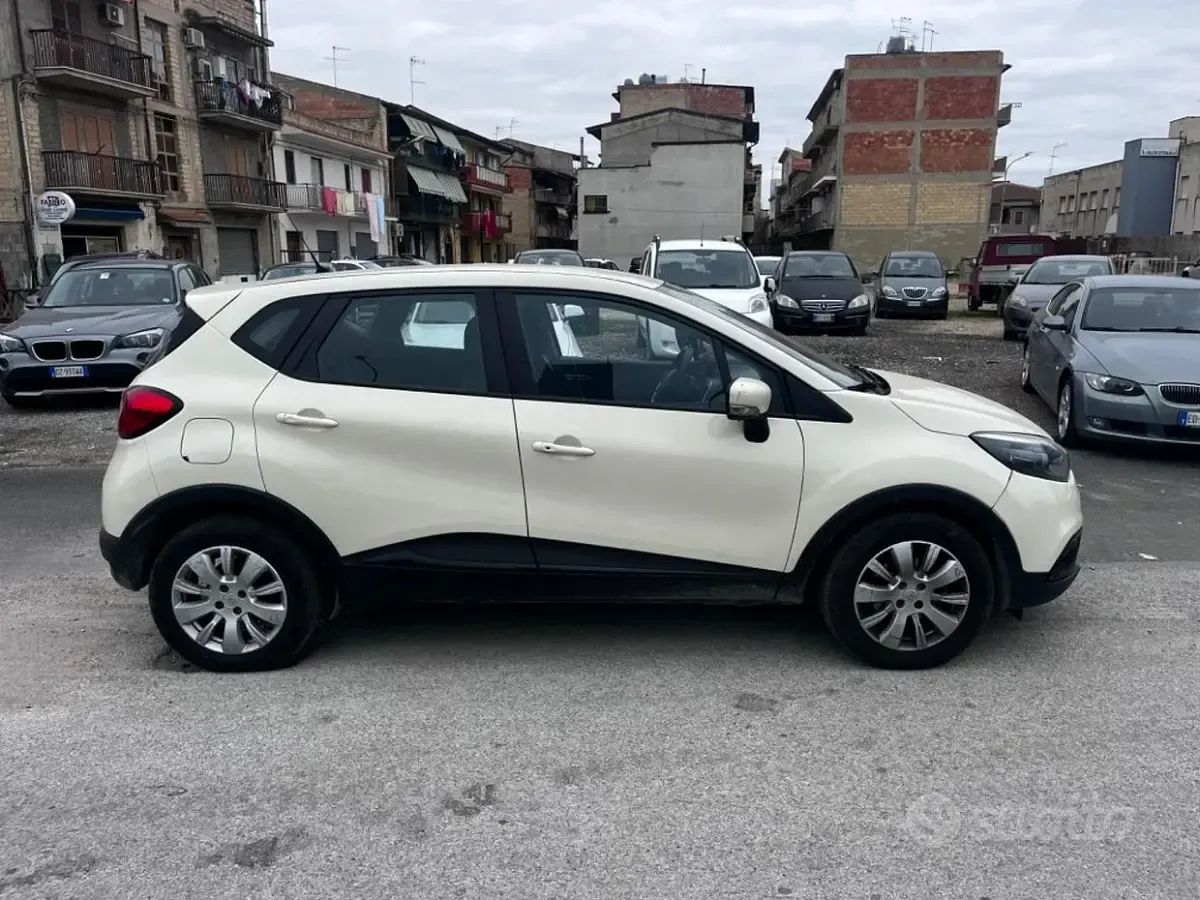 Usata Renault Captur 90 CV (66 kW) 2013 Beige SUV