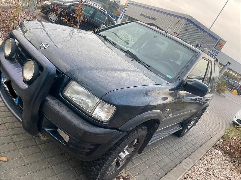 Blu/azzurro Usata 2001 Opel Frontera Edition SUV | 2999 € (Super prezzo) - Immagine 1/4