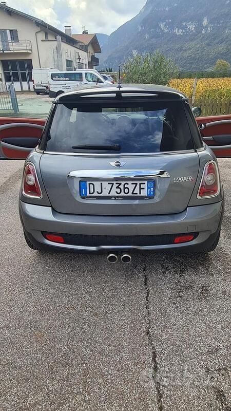 Usata Mini Cooper S Pepper 174 CV (127 kW) 2007 Grigio Utilitaria
