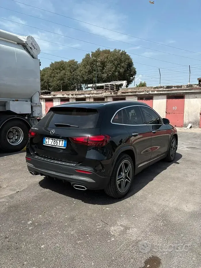 Usata Mercedes GLA200 Premium 150 CV (110 kW) 2024 Nero SUV