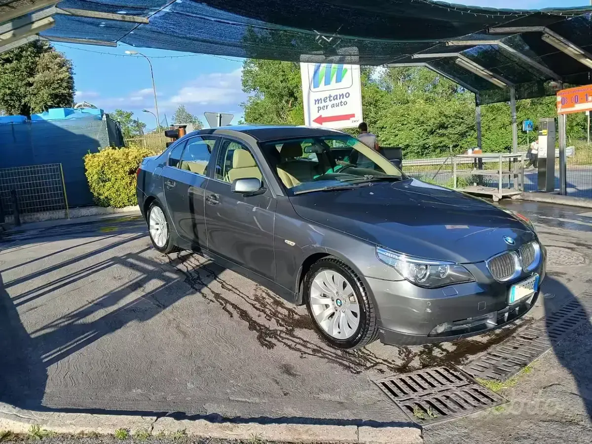 Usata BMW 530 231 CV (169 kW) 2006 Grigio Berlina