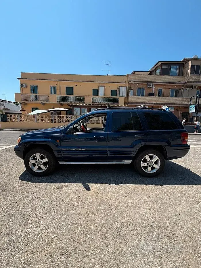 Usata Jeep Grand Cherokee Overland 163 CV (119 kW) 2003 Bluazzurro SUV