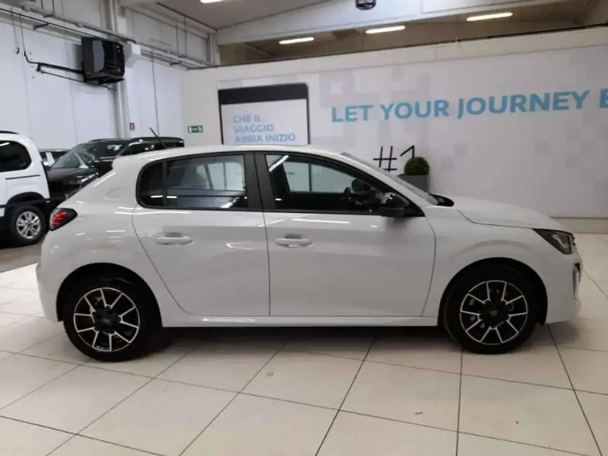 Usata Peugeot 208 Style 101 CV (74 kW) 2026 Bianco Utilitaria