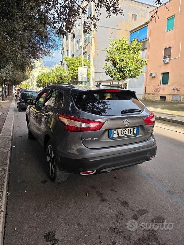 Usata Nissan Qashqai 110 CV (80 kW) 2016 Grigio SUV