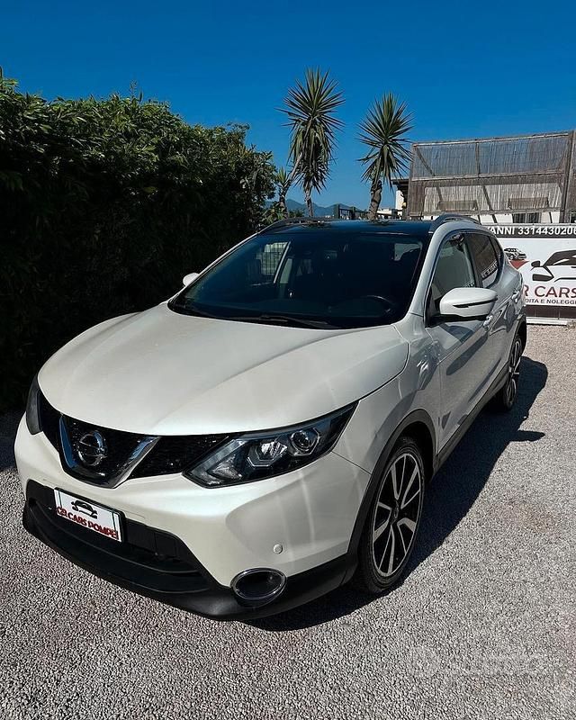 Usata Nissan Qashqai Tekna 131 CV (96 kW) 2015 Bianco SUV