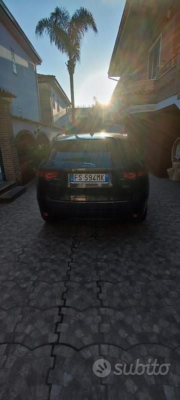 Usata Jaguar F-Pace 180 CV (132 kW) 2018 Grigio SUV