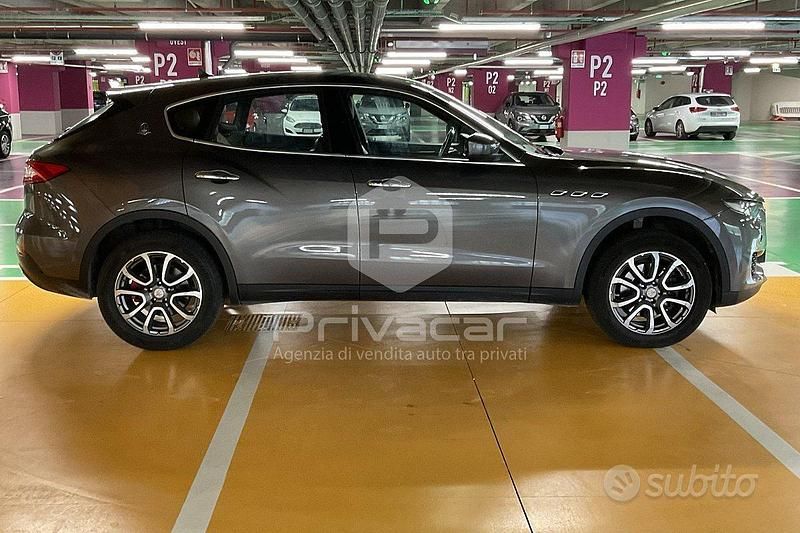 Usata Maserati Levante 250 CV (183 kW) 2017 Grigio SUV