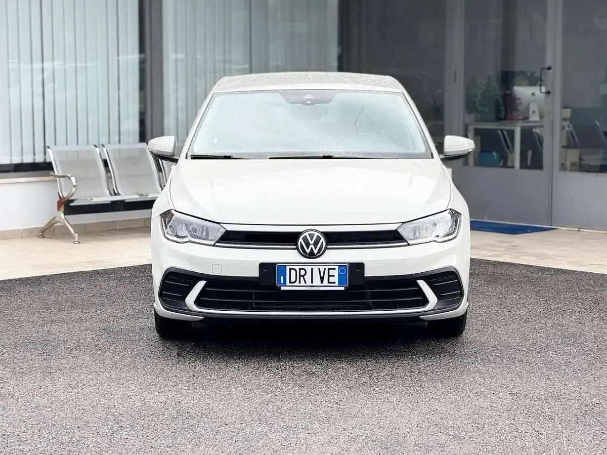 Usata VW Polo 80 CV (58 kW) 2024 Beige Utilitaria