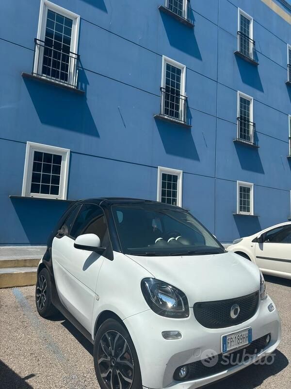 Bianco Usata 2019 Smart ForTwo Cabrio Cabrio | 14.500 € - Immagine 1/4