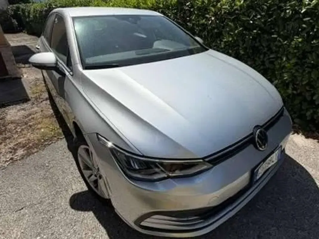 Usata VW Golf VIII Life 110 CV (80 kW) 2022 Grigio Berlina