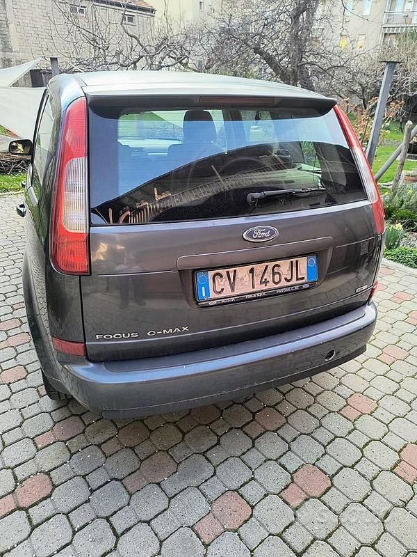 Begagnad Ford C-MAX 109 HK (80 kW) 2005 Grå Minibuss