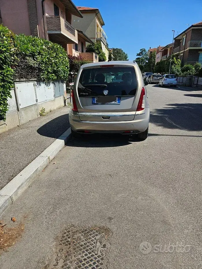 Usata Lancia Musa 90 CV (66 kW) 2010 Monovolume