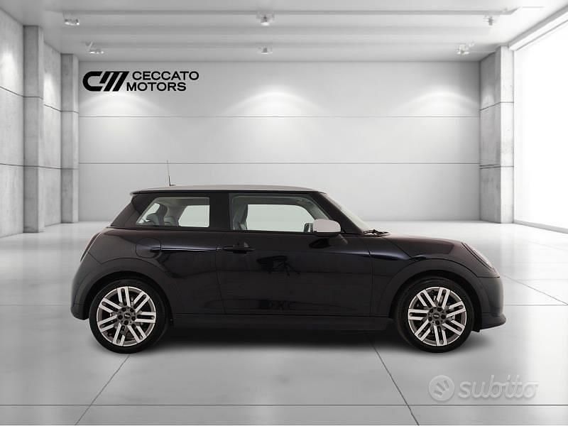 Usata Mini Cooper Classic 156 CV (114 kW) 2024 Nero Utilitaria