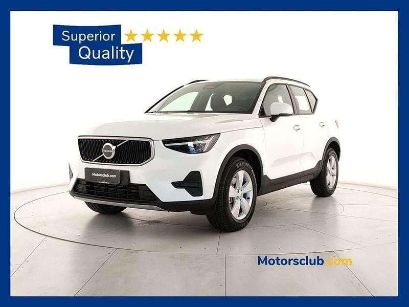 Cristal white pearl Nuova 2025 Volvo XC40 SUV | 33.598 € (Buon prezzo) - Immagine 1/4